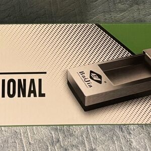 LF Black and White Professional Trainer